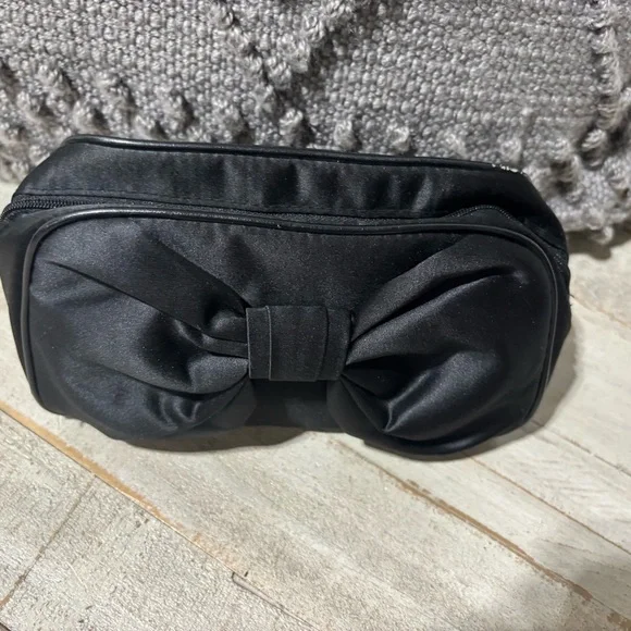 ❤️Dior Satin Bow Tie Clutch - Picture 2 of 6
